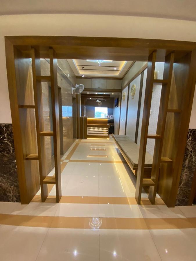 Hotel Bkc Crown - Near Trade Centre, Visa Consulate Mumbai Bagian luar foto