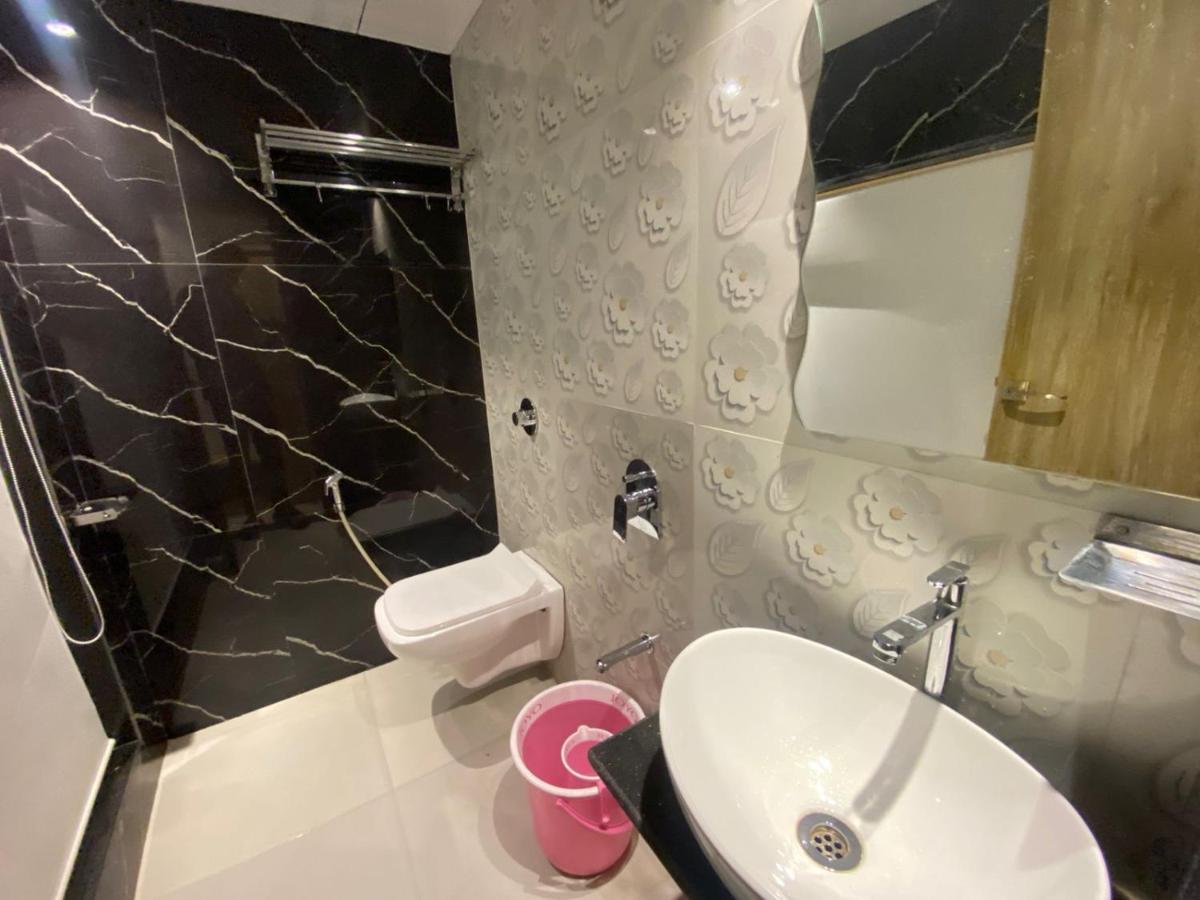 Hotel Bkc Crown - Near Trade Centre, Visa Consulate Mumbai Bagian luar foto
