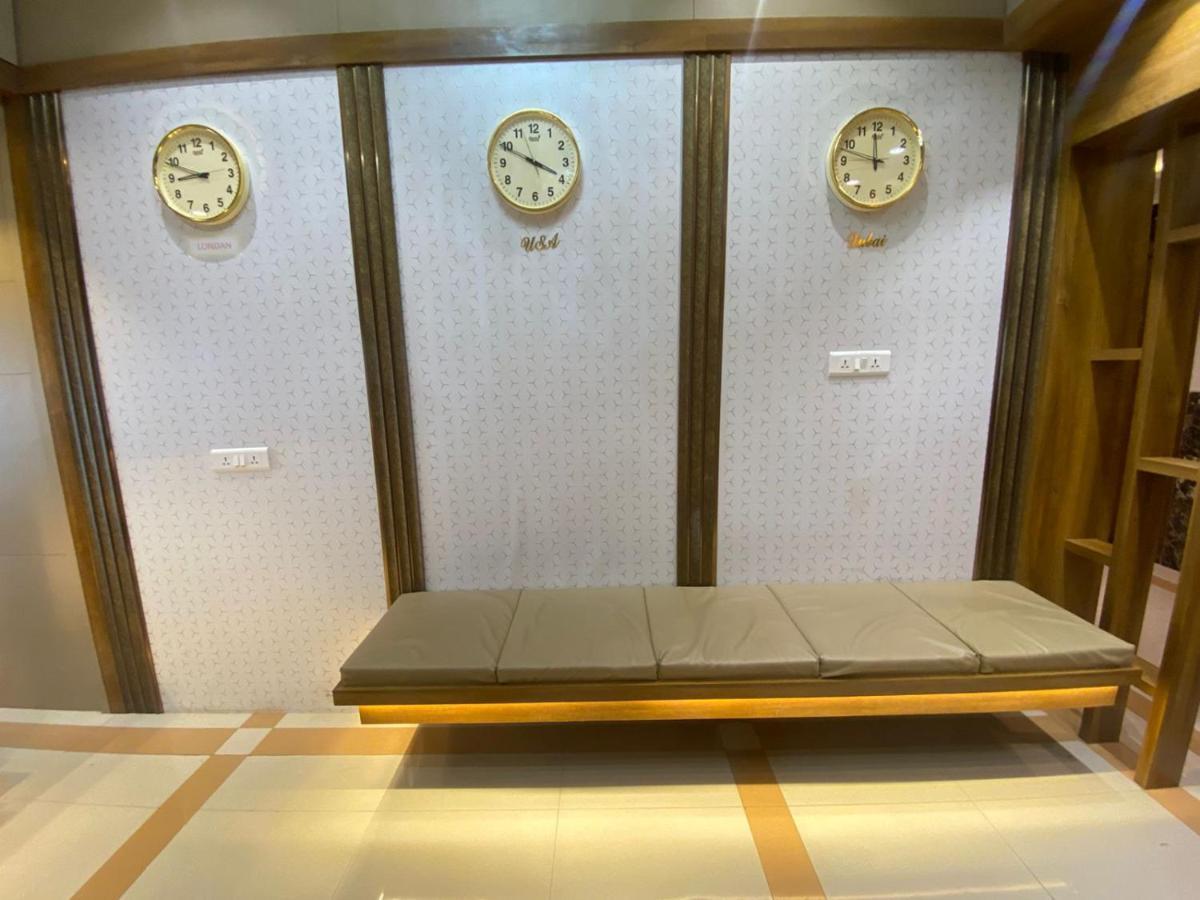 Hotel Bkc Crown - Near Trade Centre, Visa Consulate Mumbai Bagian luar foto