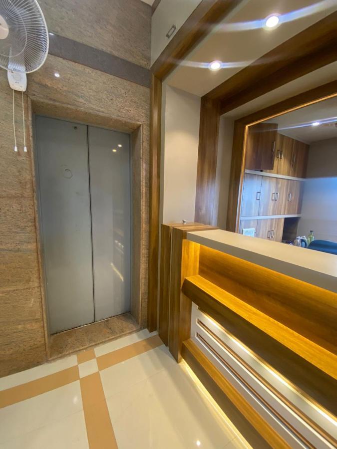 Hotel Bkc Crown - Near Trade Centre, Visa Consulate Mumbai Bagian luar foto
